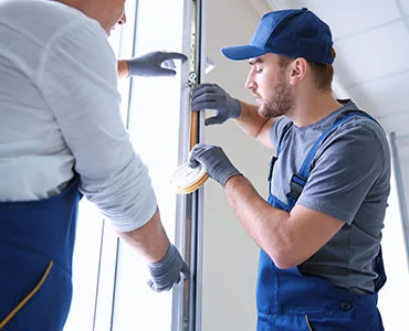 glass repair experts in Pickering