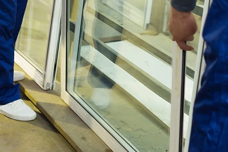 Commercial Glass Repair Technician in Seaton